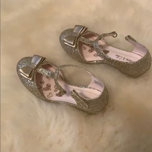 Olivia & Edie Gold Big Kids Pumps